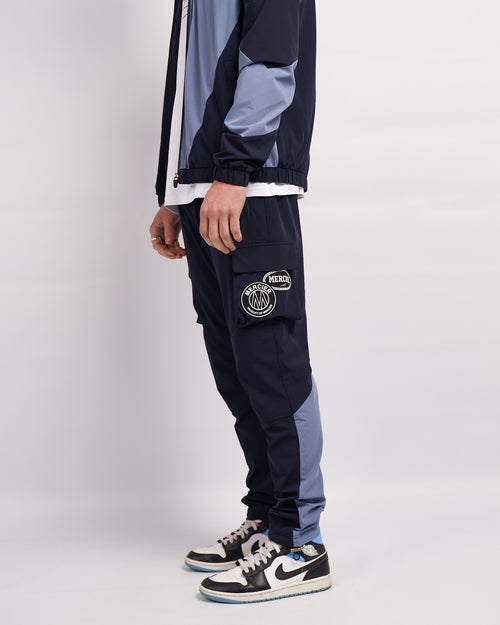 Navy Placid Blue Mono Abzeichen Getäfelte Cargos